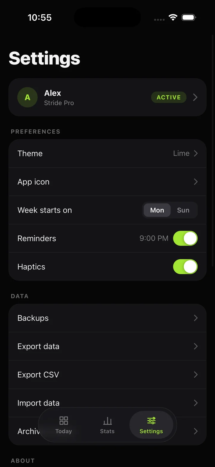 The Settings screen: theme, app icon, week start, reminders, haptics and data export.